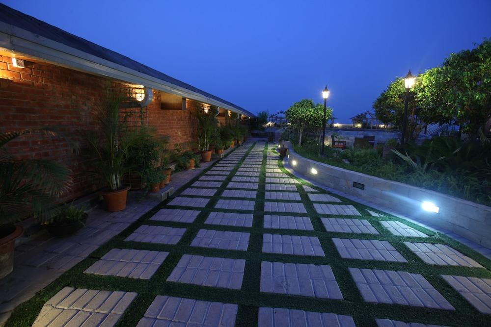 Dhaka Regency Hotel & Resort Limited Exterior foto